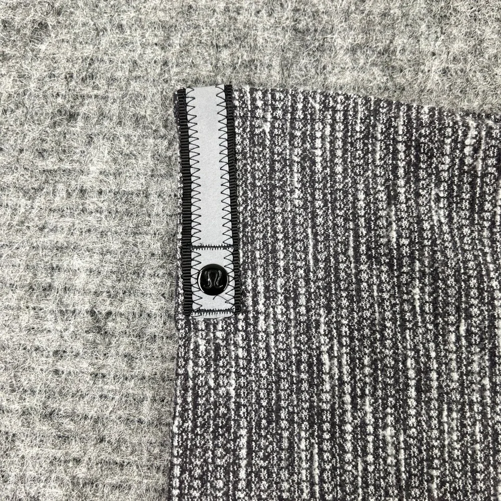 Lululemon Vinyasa Scarf Women One Size‎ Reversible Snap Cozy Layer